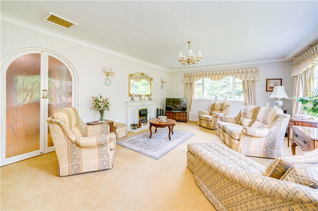 Property photo 2 of 17 Sitting Room