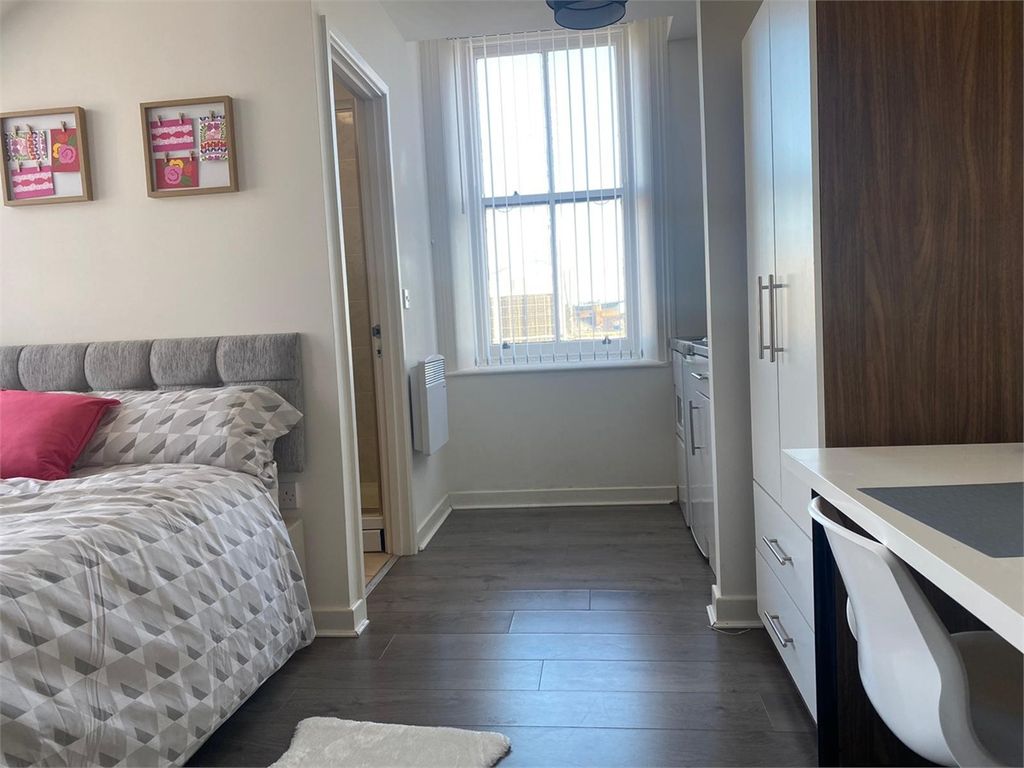 Property photo 3 of 5