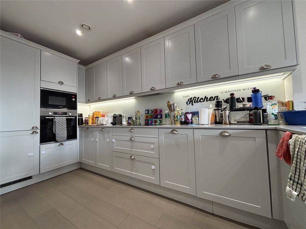 Property photo 2 of 16 Picture No. 15