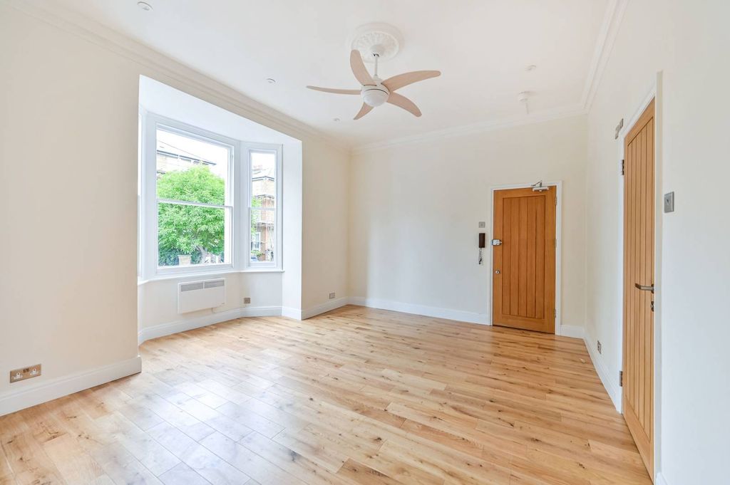 Property photo 2 of 5