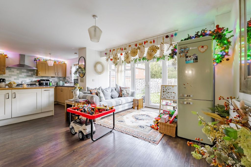 Property photo 3 of 24