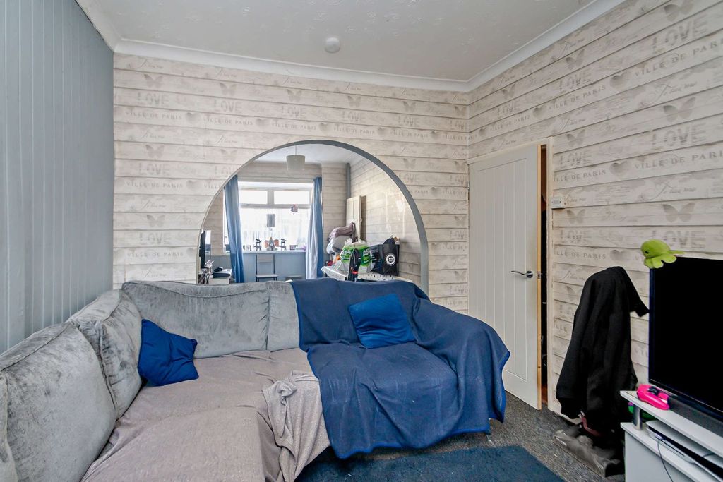 Property photo 3 of 24