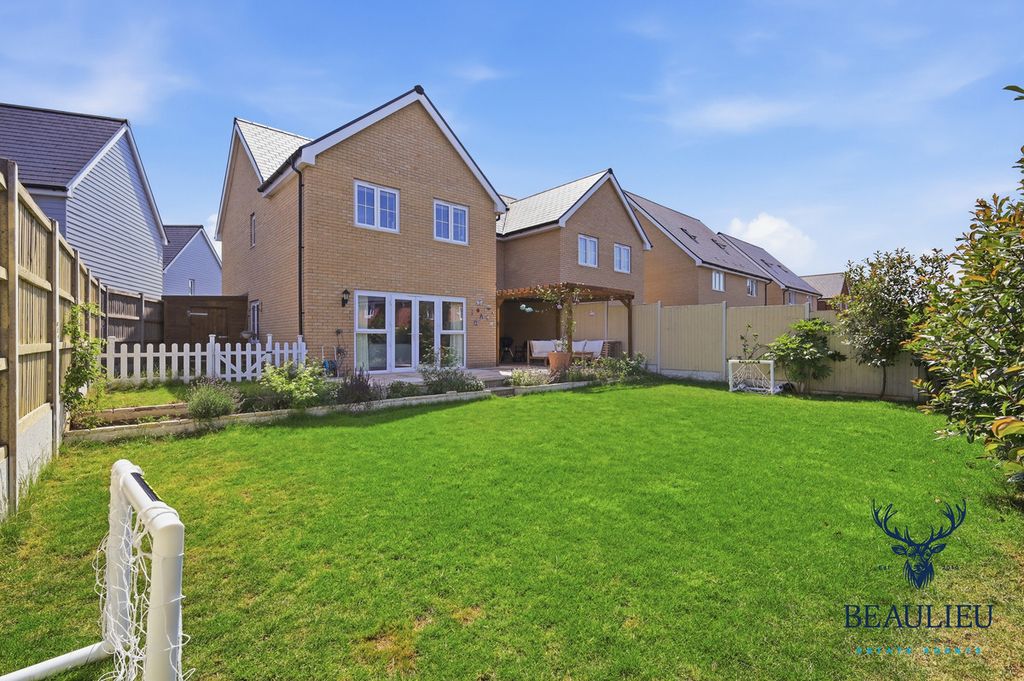 Property photo 1 of 24