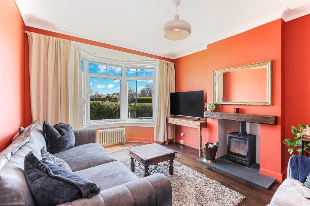 Property photo 2 of 20 Living Room