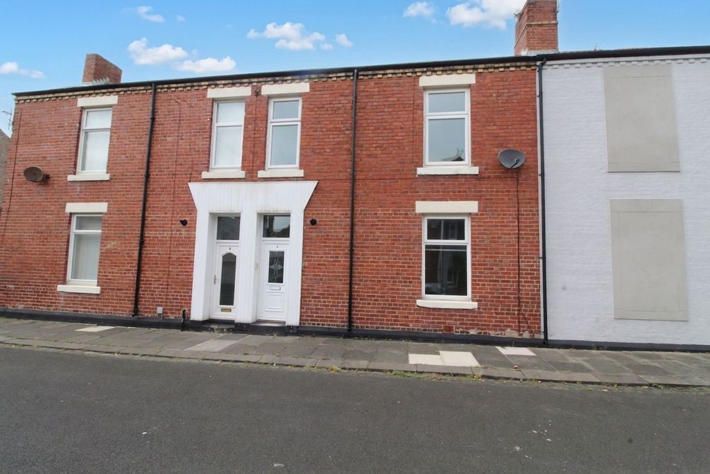 Property photo 1 of 11 External Front