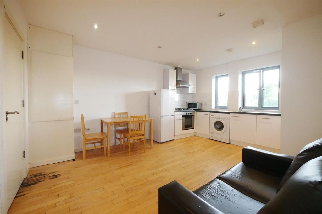 Property photo 1 of 5