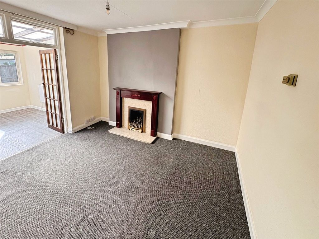 Property photo 3 of 11 Sitting Room
