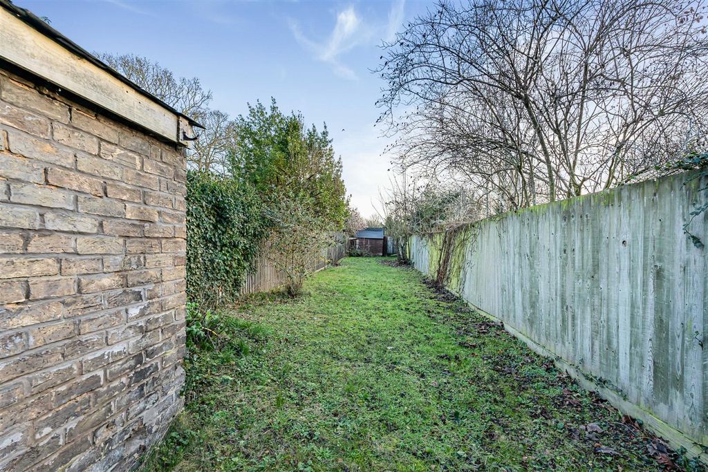 Property photo 3 of 16 17_69882.Jpg