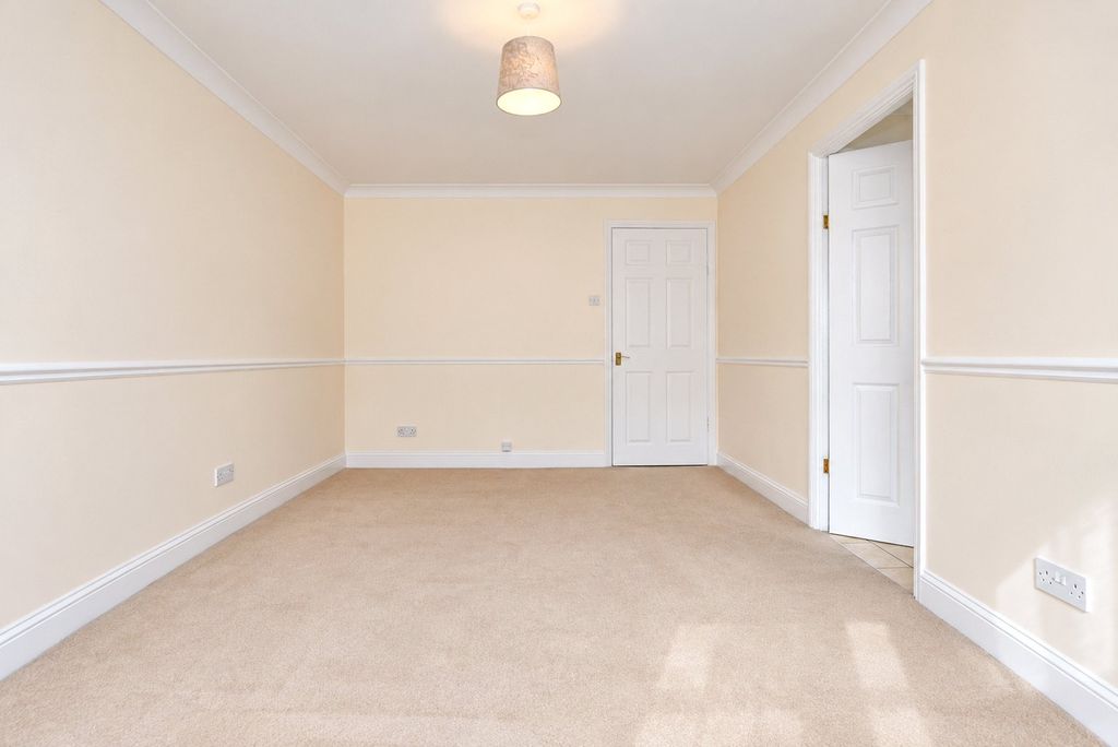 Property photo 1 of 7 Lounge