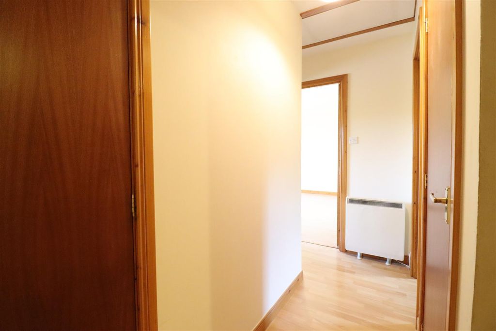 Property photo 2 of 26 Hall (3).Jpg