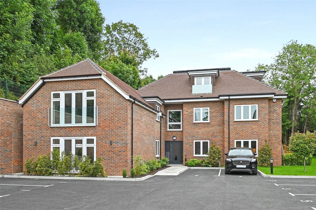 Property photo 1 of 12 External