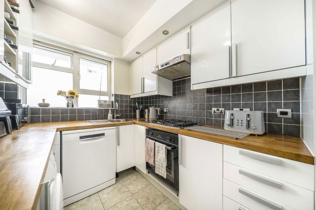 Property photo 2 of 5