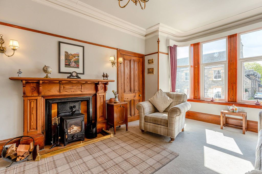 Property photo 2 of 40
