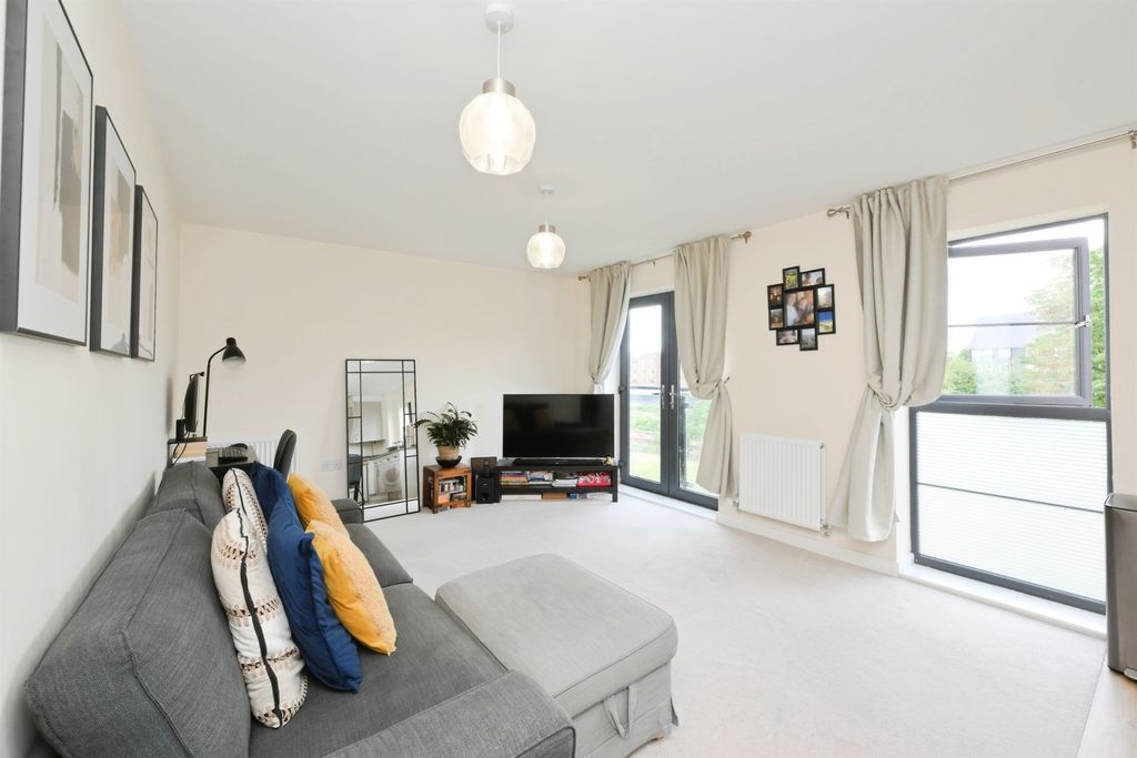 Property photo 2 of 17