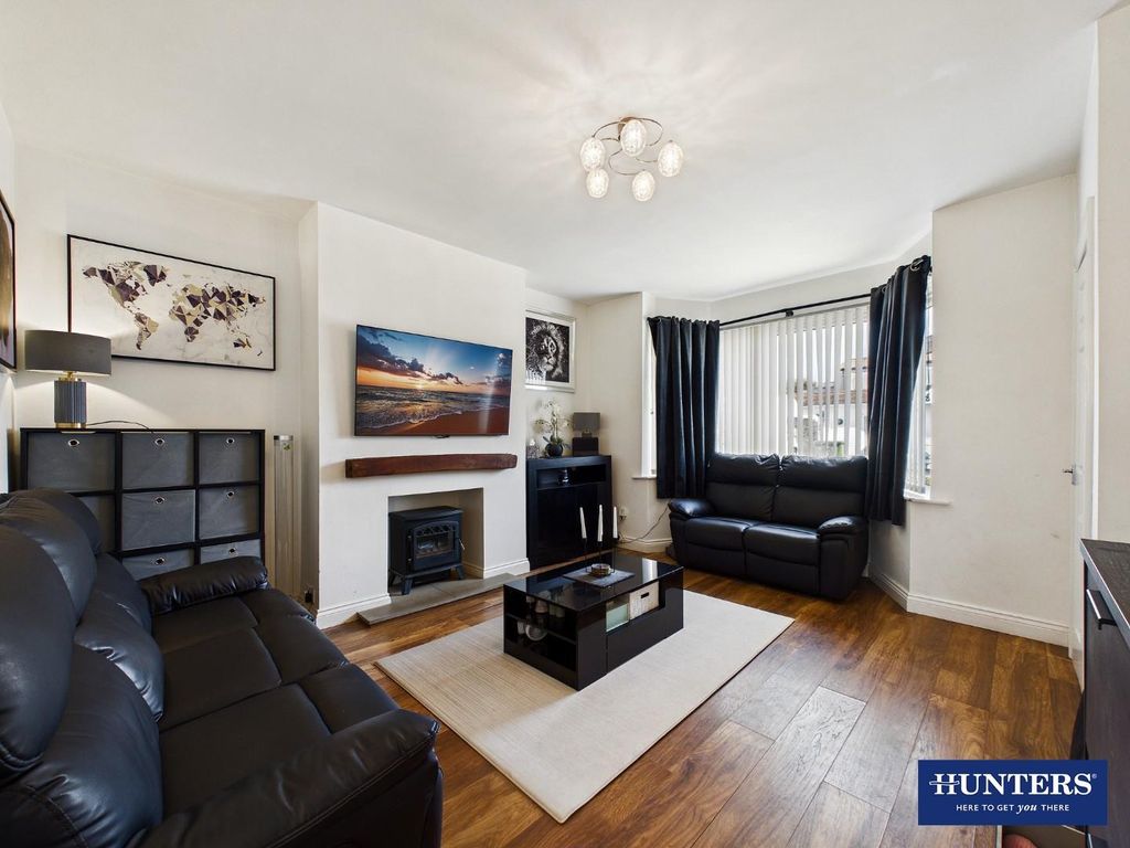 Property photo 2 of 17 Living Room