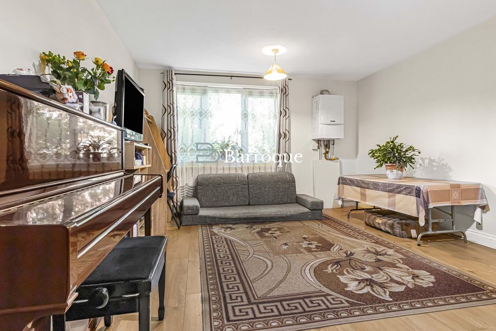 Property photo 1 of 15 Living Room