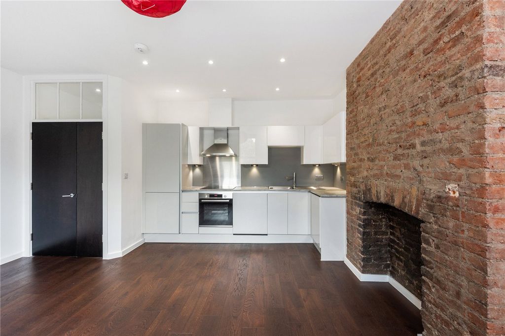 Property photo 3 of 12 Picture No. 11