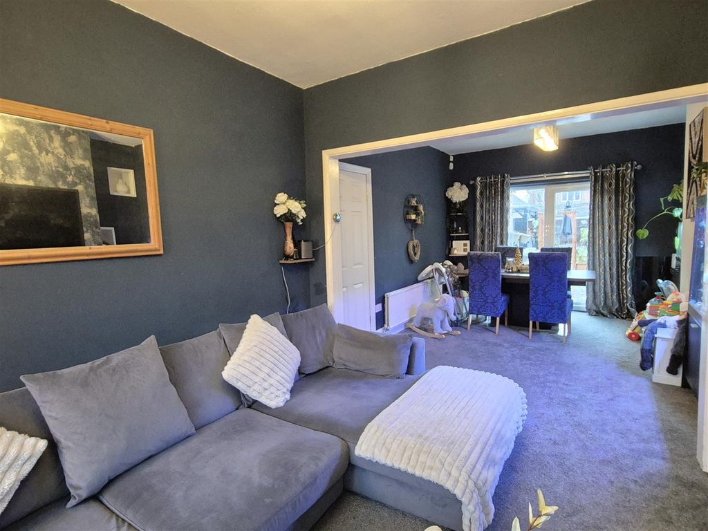 Property photo 3 of 15 Living Room