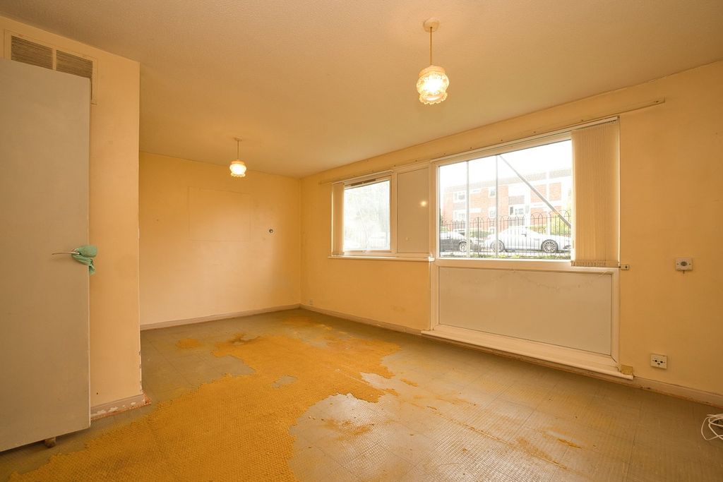 Property photo 3 of 8 Picture 3