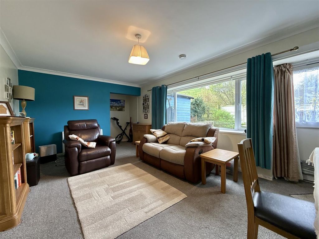 Property photo 3 of 13 Living Room (2).Jpg