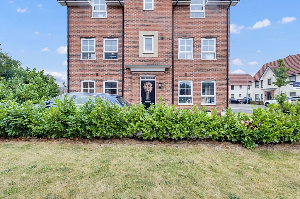 Property photo 1 of 20