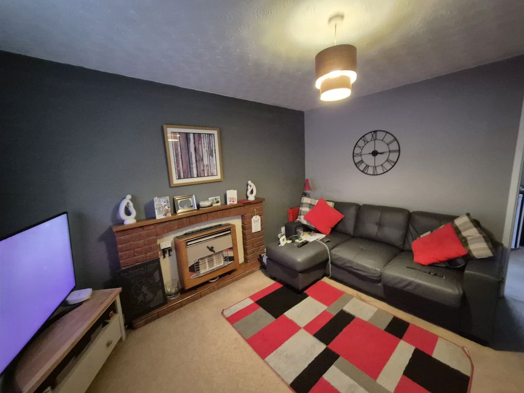 Property photo 2 of 9