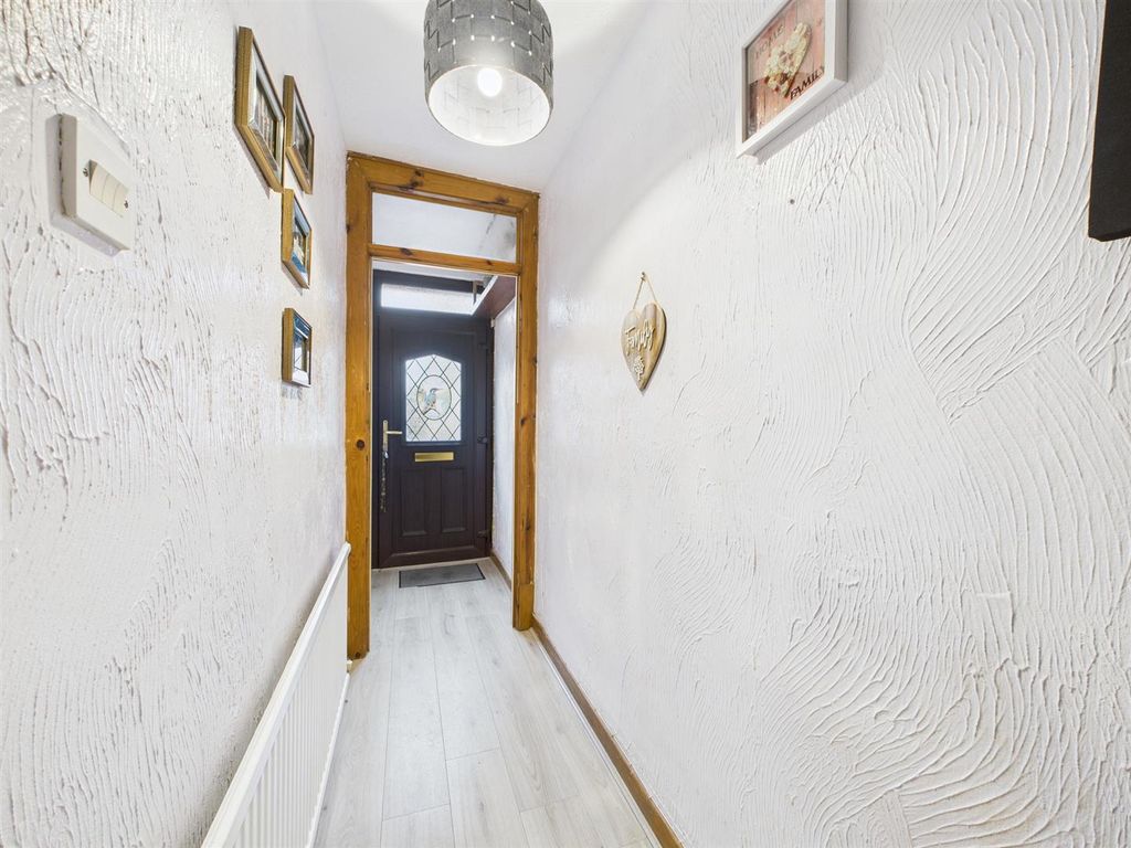 Property photo 3 of 17 Cam05474G0-Pr0050-Still004.Jpg