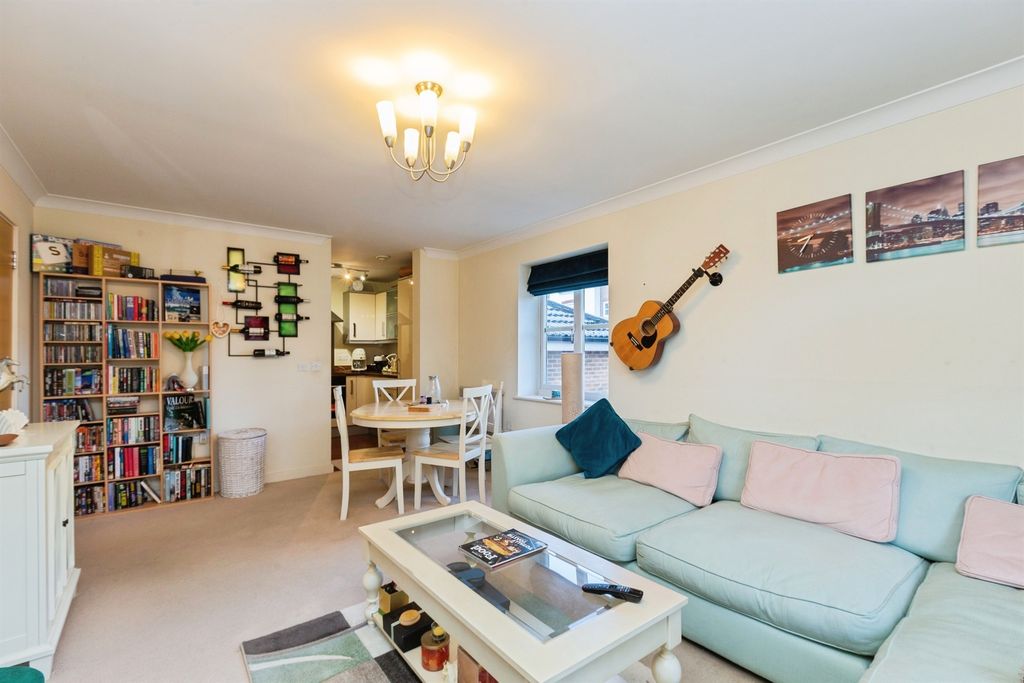 Property photo 3 of 17