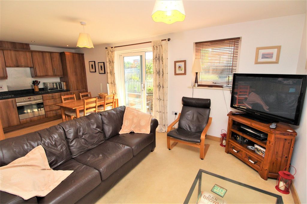 Property photo 2 of 11