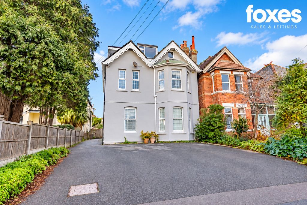 Property photo 1 of 8 6106971