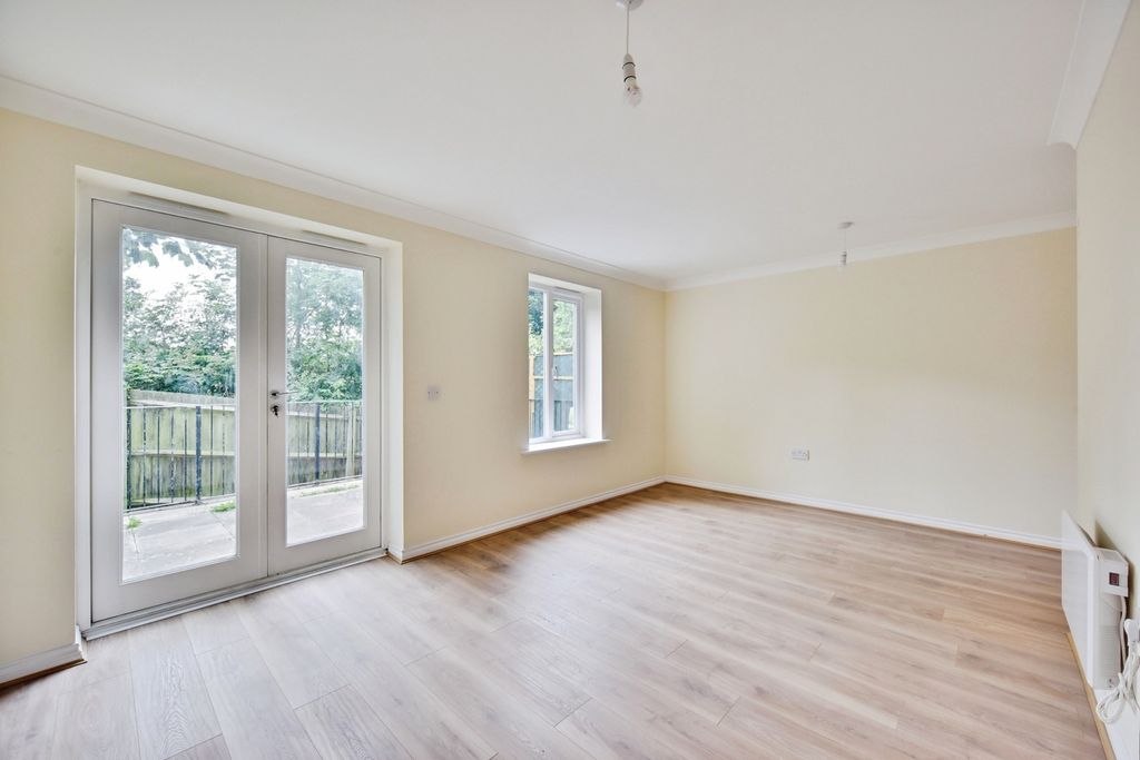 Property photo 2 of 20 Pbox-Img.Jpg