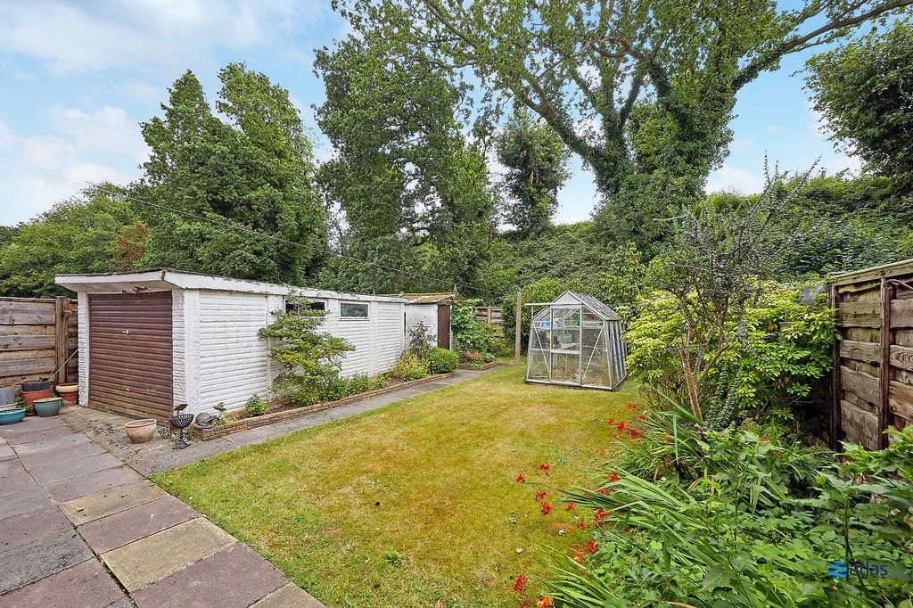Property photo 3 of 17 Garden