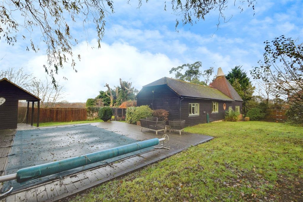 Property photo 2 of 31