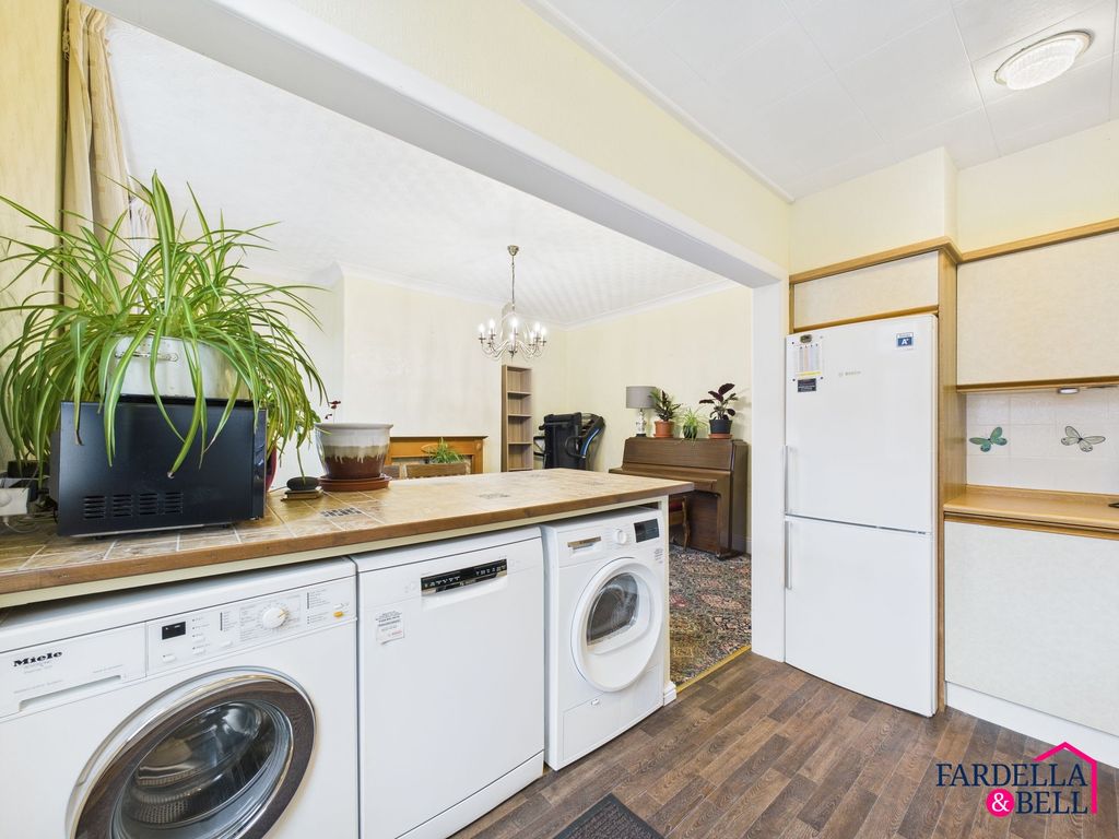 Property photo 3 of 31