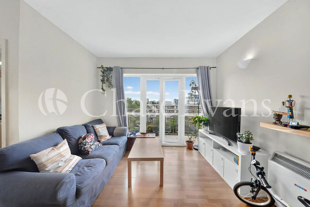 Property photo 1 of 17 Living