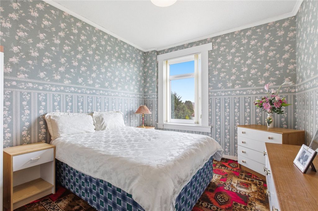 Property photo 3 of 22 Picture No. 17