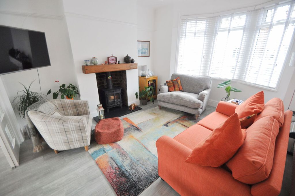 Property photo 2 of 47