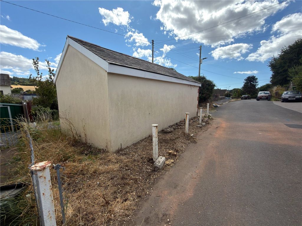 Property photo 3 of 5 Picture No. 02