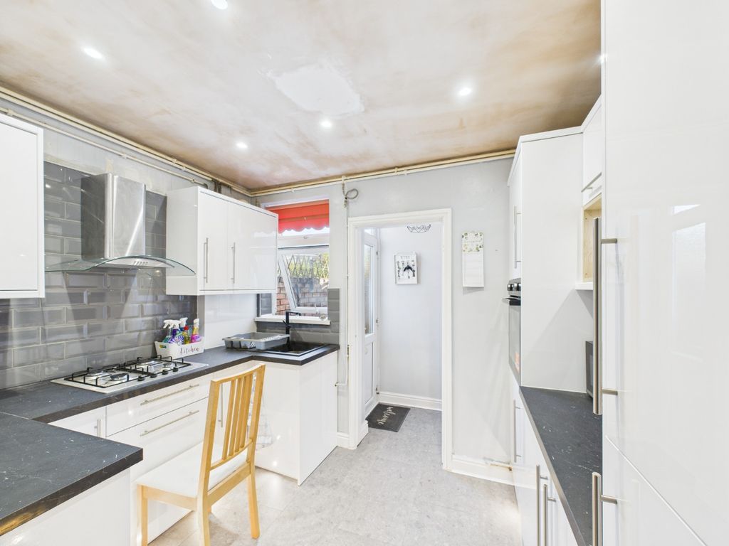 Property photo 2 of 13 4713554