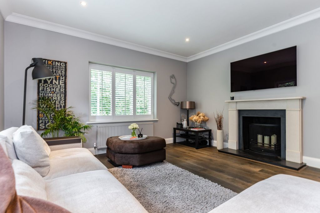 Additional image 5 of 6 bed detached house to rentStoke Common Road, Fulmer, Slough SL3
