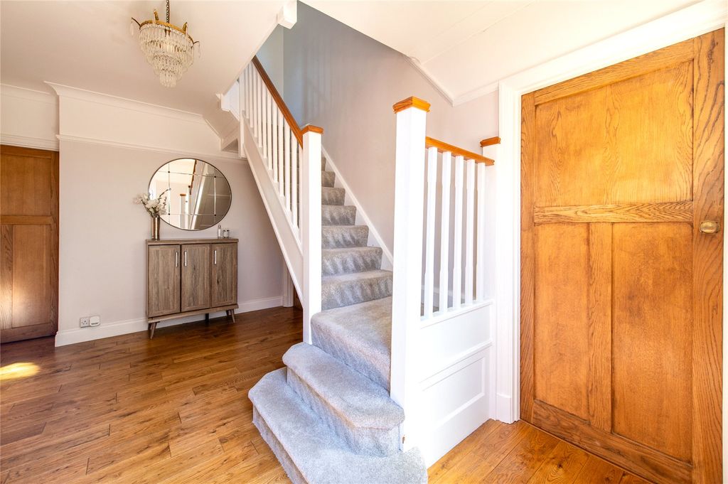 Property photo 3 of 49 Picture No. 12