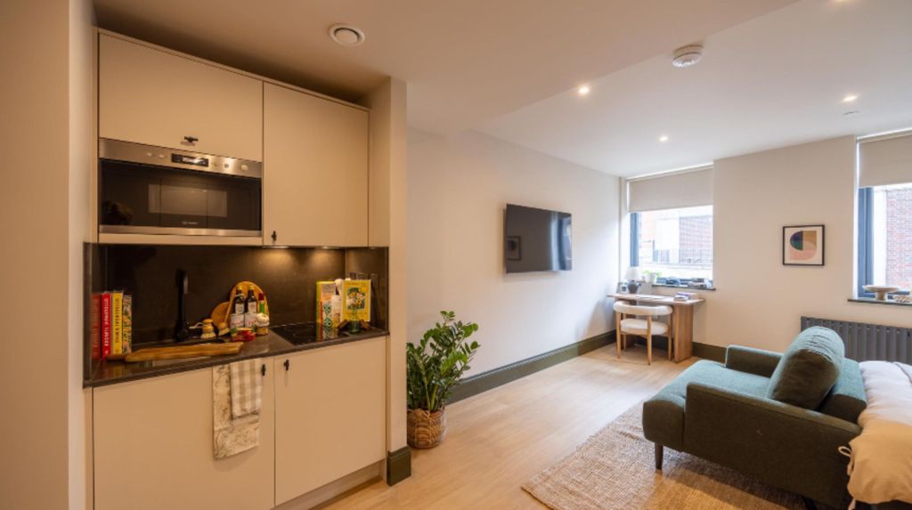 Property photo 2 of 20 Kitchen