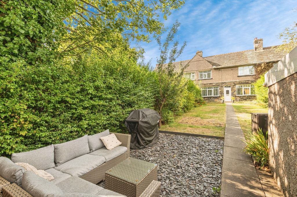Property photo 1 of 15 Front Garden