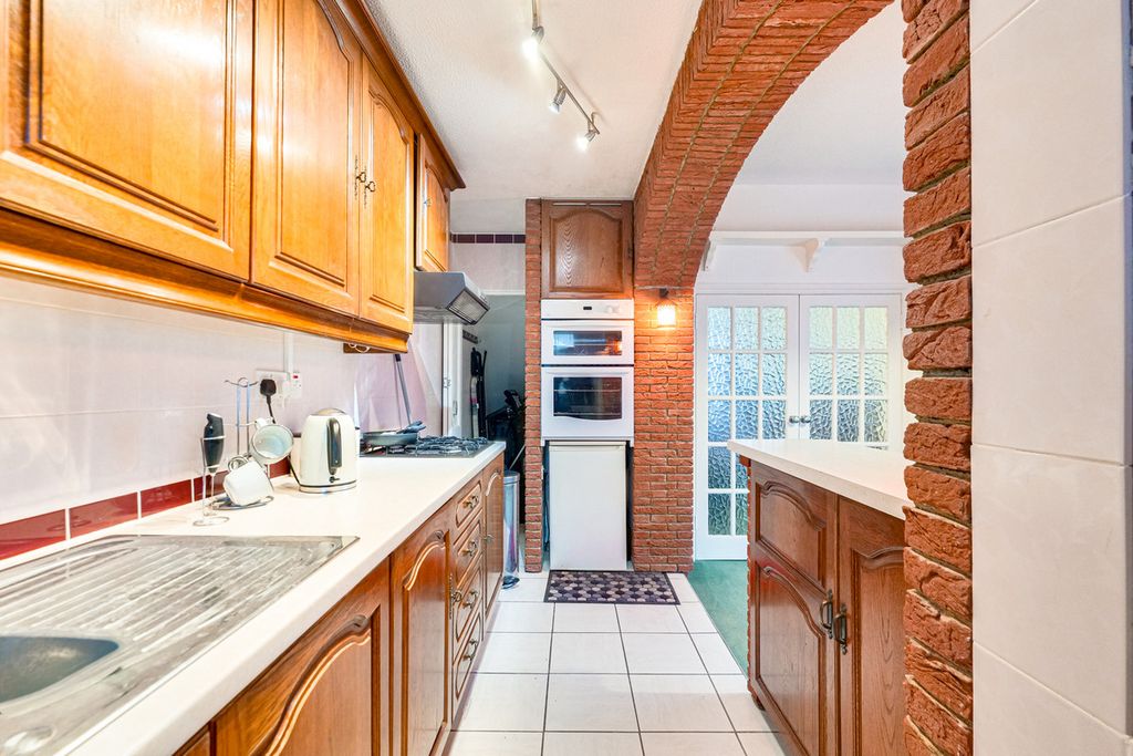 Property photo 3 of 25