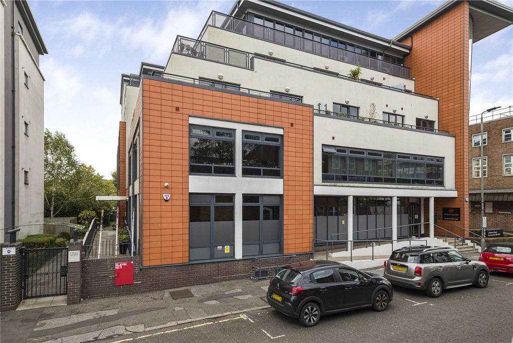 Property photo 1 of 16 Picture No. 24