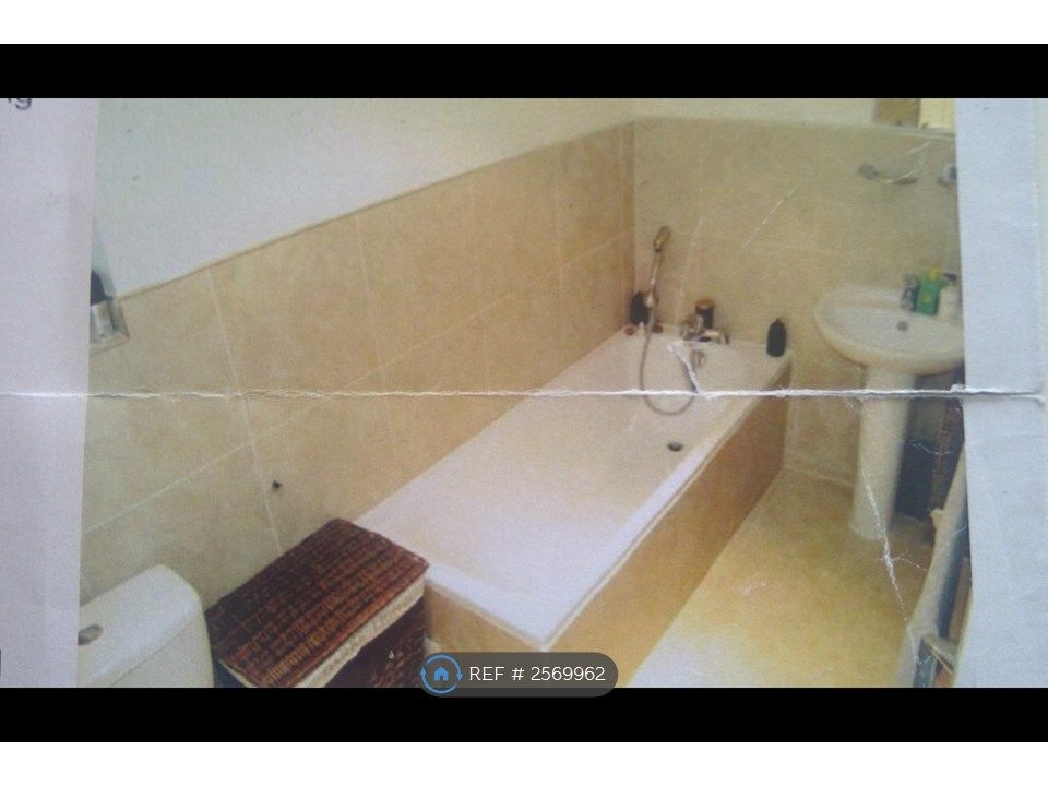 Property photo 2 of 4 Bathroom