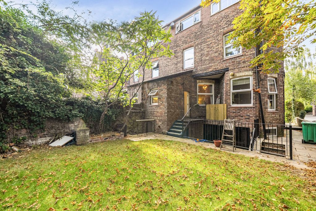 Property photo 2 of 11