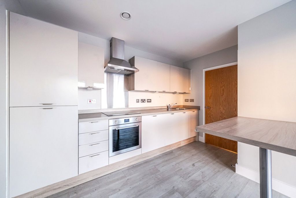 Property photo 2 of 10 Kitchen