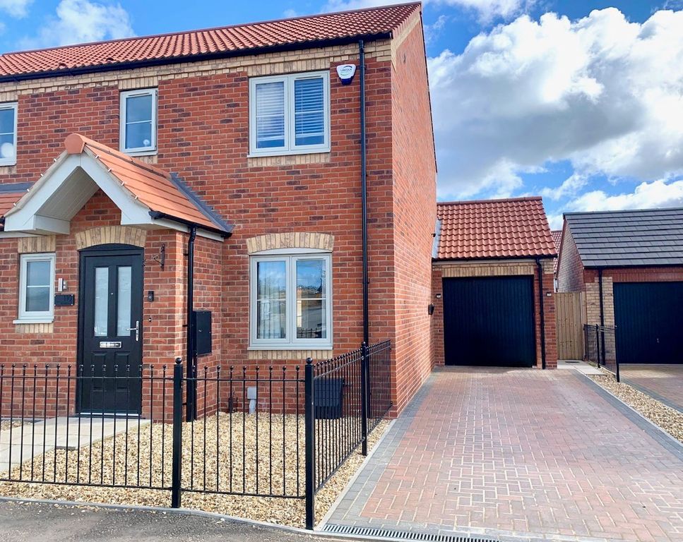 Property photo 1 of 9