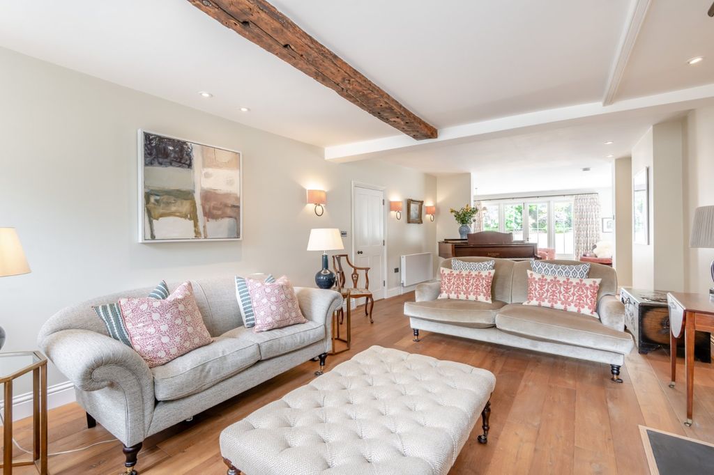 Property photo 3 of 25 Sitting Room